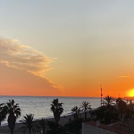 Apartamento Frente Al Mar Canet De Mar Dış mekan fotoğraf