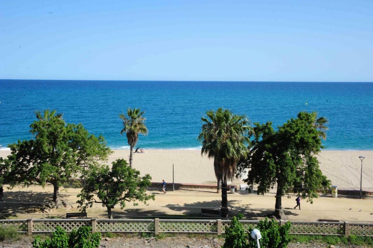 Apartamento Frente Al Mar Canet De Mar Dış mekan fotoğraf